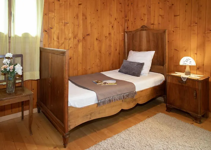 木屋 Meleze 1967 By Interhome *